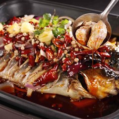 烤魚(yú)時(shí)，萬(wàn)萬(wàn)不可直接刷油烤！多加這1步，美味極了，還去腥