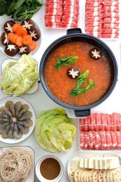 冬天吃火鍋開(kāi)胃不上火，紅湯看著就暖和，我教你炒濃湯，不上火！