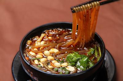 四川酸辣粉培訓(xùn)價格哪里便宜？重點掌握泡粉時間