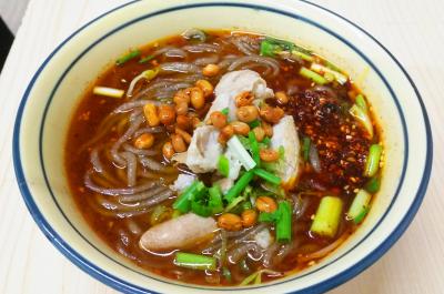 手工肥腸粉技術(shù)培訓(xùn)班哪里好？通過全程實(shí)操一人一灶