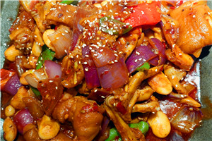  四川麻辣干鍋底料技術(shù)做法哪里好？干鍋料油制作