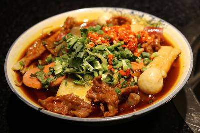 盤盤干拌麻辣燙技術(shù)做法哪里靠譜？高湯底料技巧培訓(xùn)