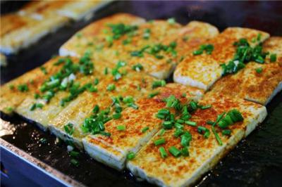 鐵板豆腐培訓哪里好？鐵板豆腐技術無保留教學