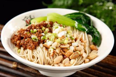 成都擔(dān)擔(dān)面食技術(shù)培訓(xùn)哪里好？面臊炒制流程技巧