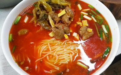 砂鍋米線技術(shù)培訓(xùn)班哪家好？適合小企業(yè)的好項(xiàng)目