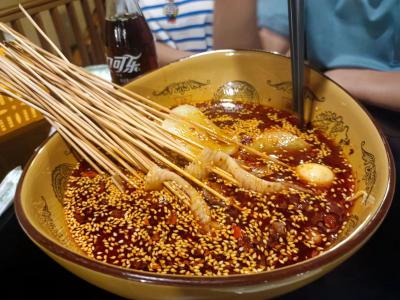 小吃培訓(xùn)學(xué)校多少錢？培訓(xùn)小吃價格學(xué)校有哪些？