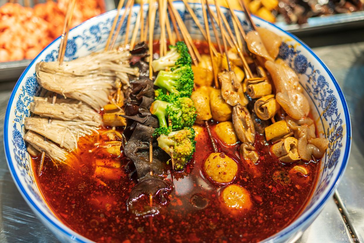 成都辣鹵串串j技術(shù)培訓(xùn)哪家好？四川成都串串香培訓(xùn)班,