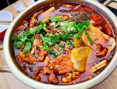學冒菜技術(shù)培訓多少錢？冒菜培訓費用受多因素影